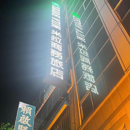 Mila Hotel Taichung Buitenkant foto