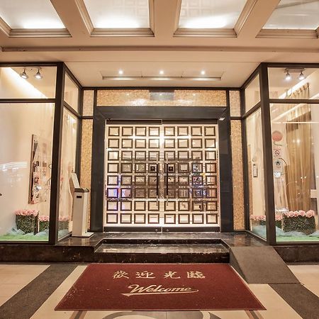 Mila Hotel Taichung Buitenkant foto