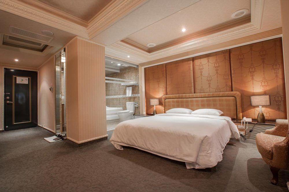 Mila Hotel Taichung Buitenkant foto