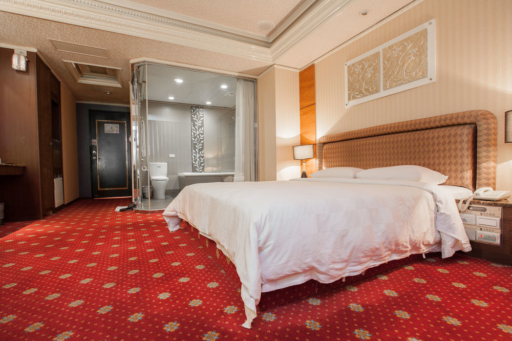 Mila Hotel Taichung Buitenkant foto
