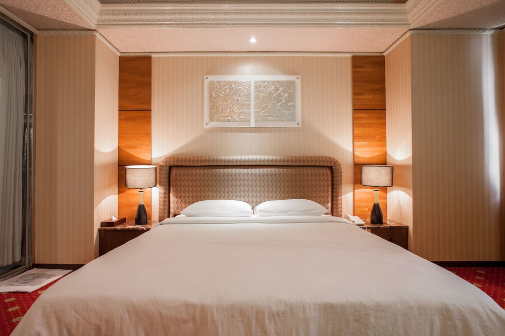 Mila Hotel Taichung Buitenkant foto
