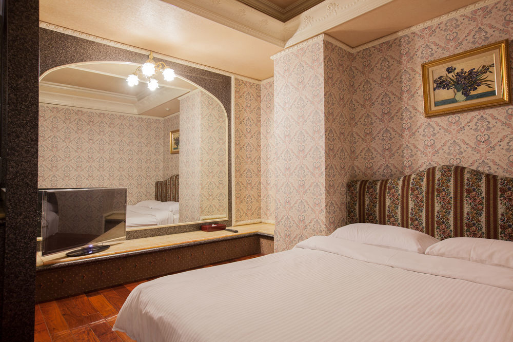 Mila Hotel Taichung Buitenkant foto