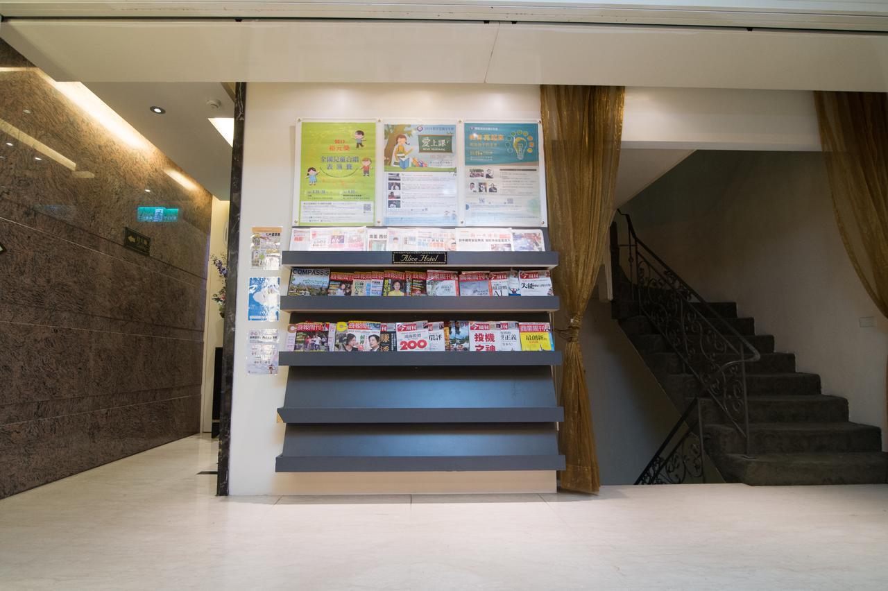 Mila Hotel Taichung Buitenkant foto