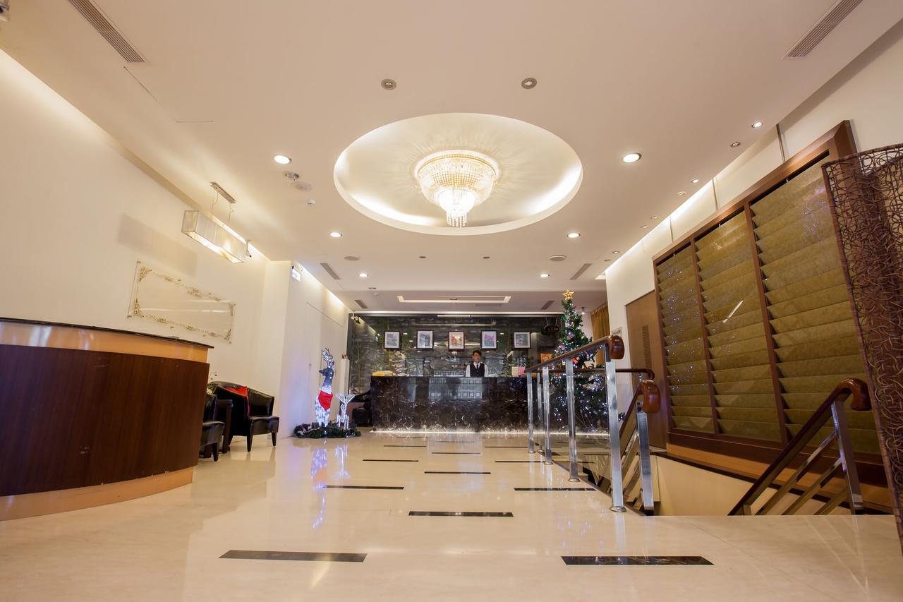 Mila Hotel Taichung Buitenkant foto