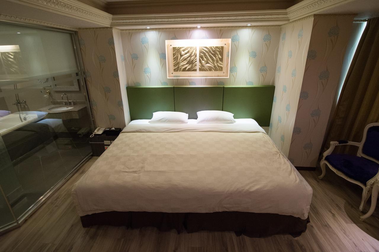 Mila Hotel Taichung Buitenkant foto