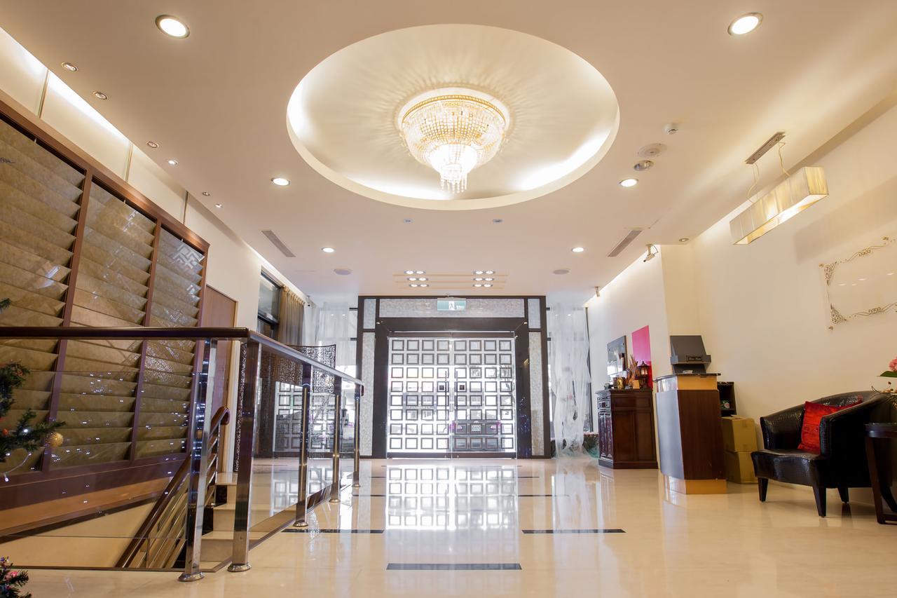 Mila Hotel Taichung Buitenkant foto