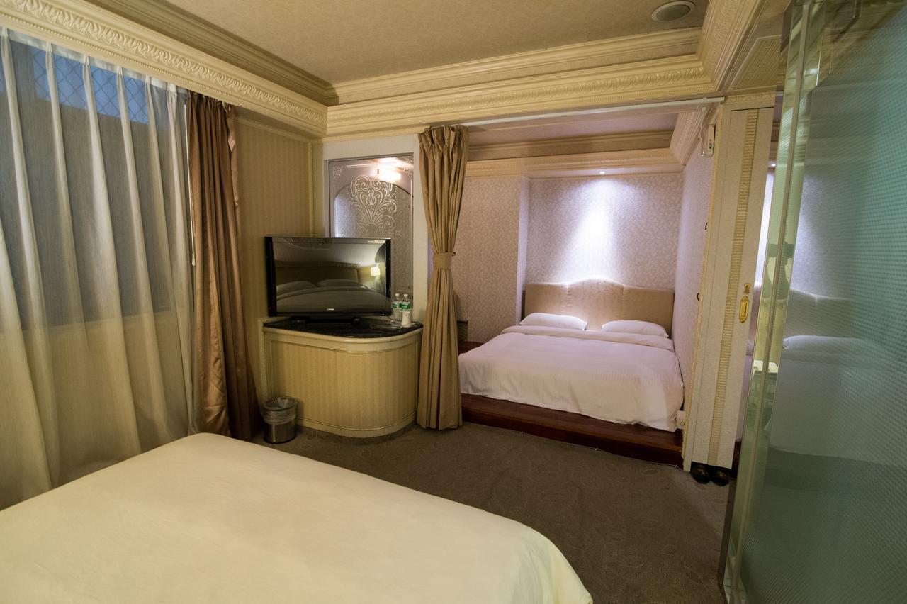 Mila Hotel Taichung Buitenkant foto